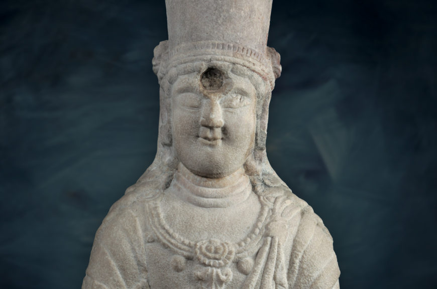 Detail, seated bodhisattva from the site of Hansongsa Temple, Gangneung, 10th century (Goryeo Dynasty), white marble, 92.4 cm high, National Treasure 124 (Chuncheon National Museum; photo: Cultural Heritage Administration of the Republic of Korea)