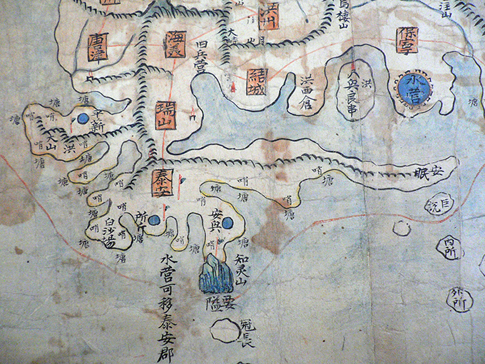 Detail showing Taean Peninsula in Chungcheong Province. Cheonggu Gwanhaebang Chongdo (“Map for National Defense of Korea”), 18th century (Joseon Dynasty), 285 x 86.3 cm, Treasure 1582 (National Museum of Korea)