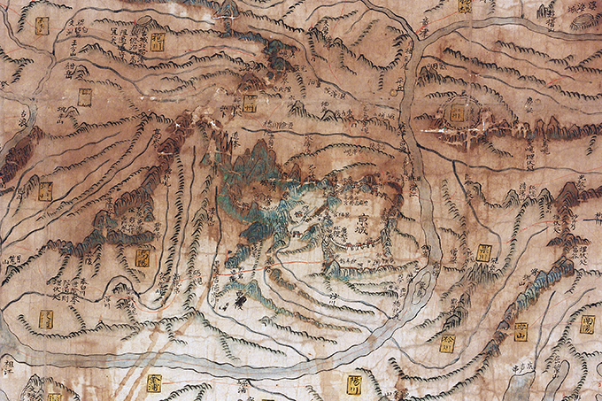 Detail showing Hanseong (present-day Seoul). Cheonggu Gwanhaebang Chongdo (“Map for National Defense of Korea”), 18th century (Joseon Dynasty), 285 x 86.3 cm, Treasure 1582 (National Museum of Korea)