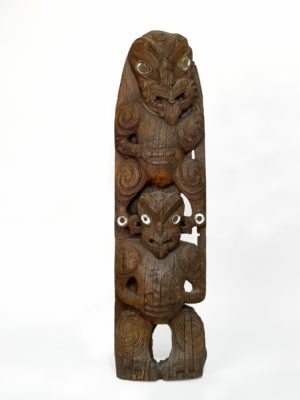House-board (amo), 1830–60 (Māori, Poverty Bay district, New Zealand), wood, haliotis shell, 152 x 43 x 15 cm (© The Trustees of the British Museum, London)