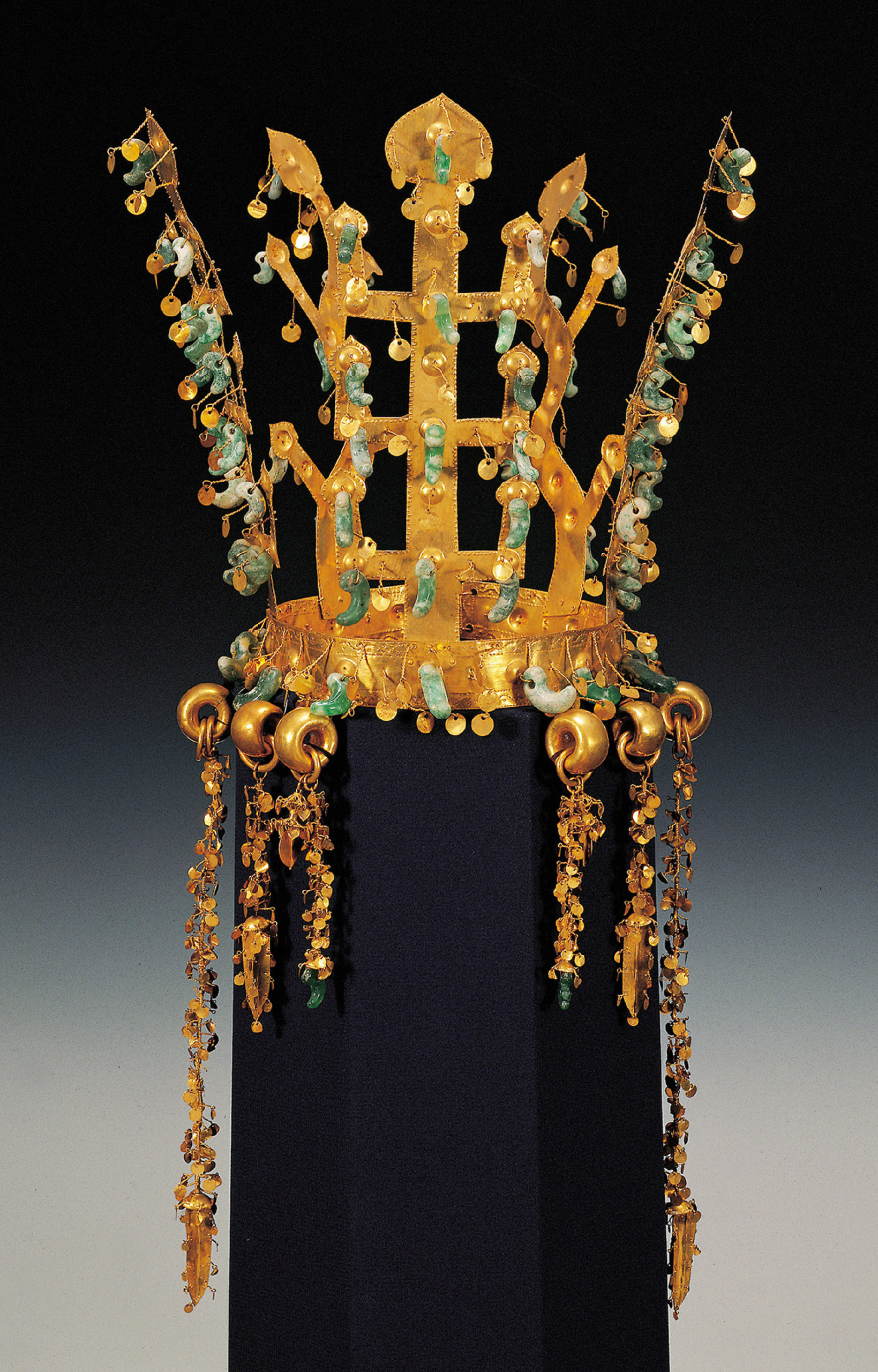 Gold and jade crown, Silla Kingdom