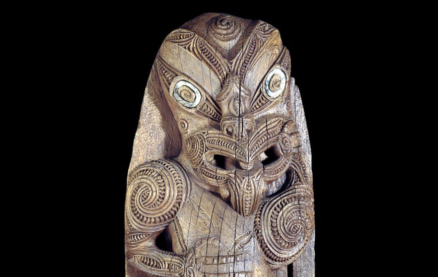 Upper figure (detail), House-board (amo), 1830–60 (Māori, Poverty Bay district, New Zealand), wood, haliotis shell, 152 x 43 x 15 cm (© The Trustees of the British Museum, London)