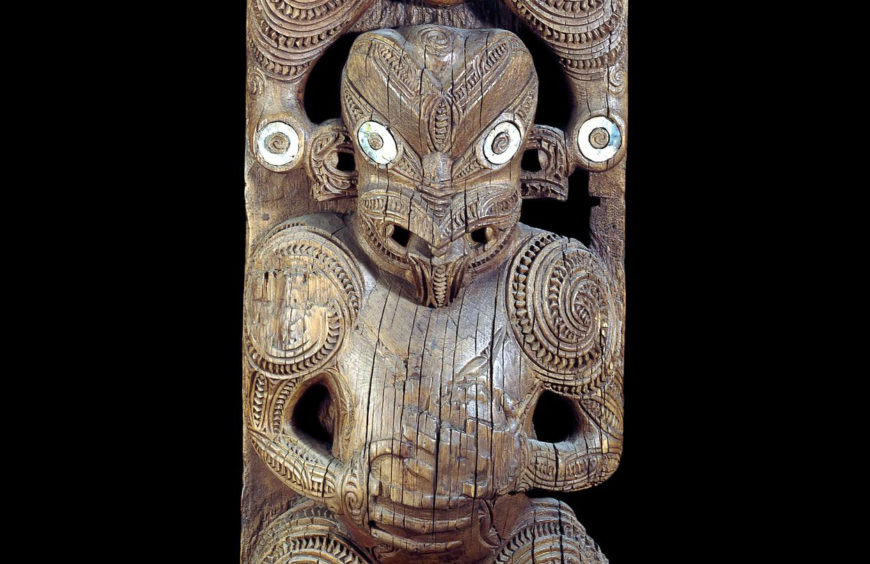 Lower figure (detail), House-board (amo), 1830–60 (Māori, Poverty Bay district, New Zealand), wood, haliotis shell, 152 x 43 x 15 cm (© The Trustees of the British Museum, London)