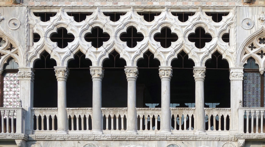 Gothic quatrefoils atop columns on second story balcony, Ca' d'Oro, 1422–40, Venice (photo: Steven Zucker, CC BY-NC-SA 2.0)