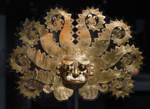 Octopus Frontlet, Moche (La Mina), 300–600 C.E., gold, chrysocolla, shells, 27.9 × 43.1 × 4.4 cm, Peru (Museo de la Nación, Lima, Ministerio de Cultura del Perú)
