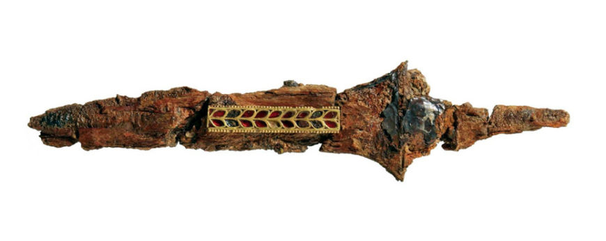 Dagger, 6th century, iron, 36.8 x 9.05 cm, Gyerim-ro Tomb 14, Gyeongju, Treasure 635 (Gyeongju National Museum)