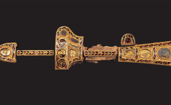 Dagger and gold scabbard from Gyerim-ro Tomb 14, Gyeongju
