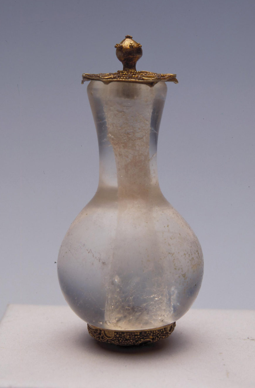 Crystal sarira bottle, east pagoda, Gameunsa Temple site (National Museum of Korea; photo: Cultural Heritage Administration of the Republic of Korea)