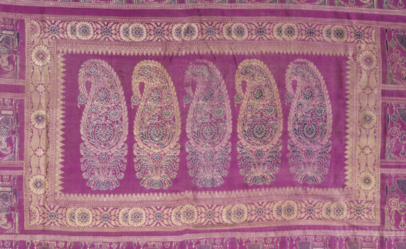 Detail, Baluchar Sari, early 20th century, silk, 420 x 109 cm, Undivided Bengal (Museum of Art and Photography, Bengaluru)