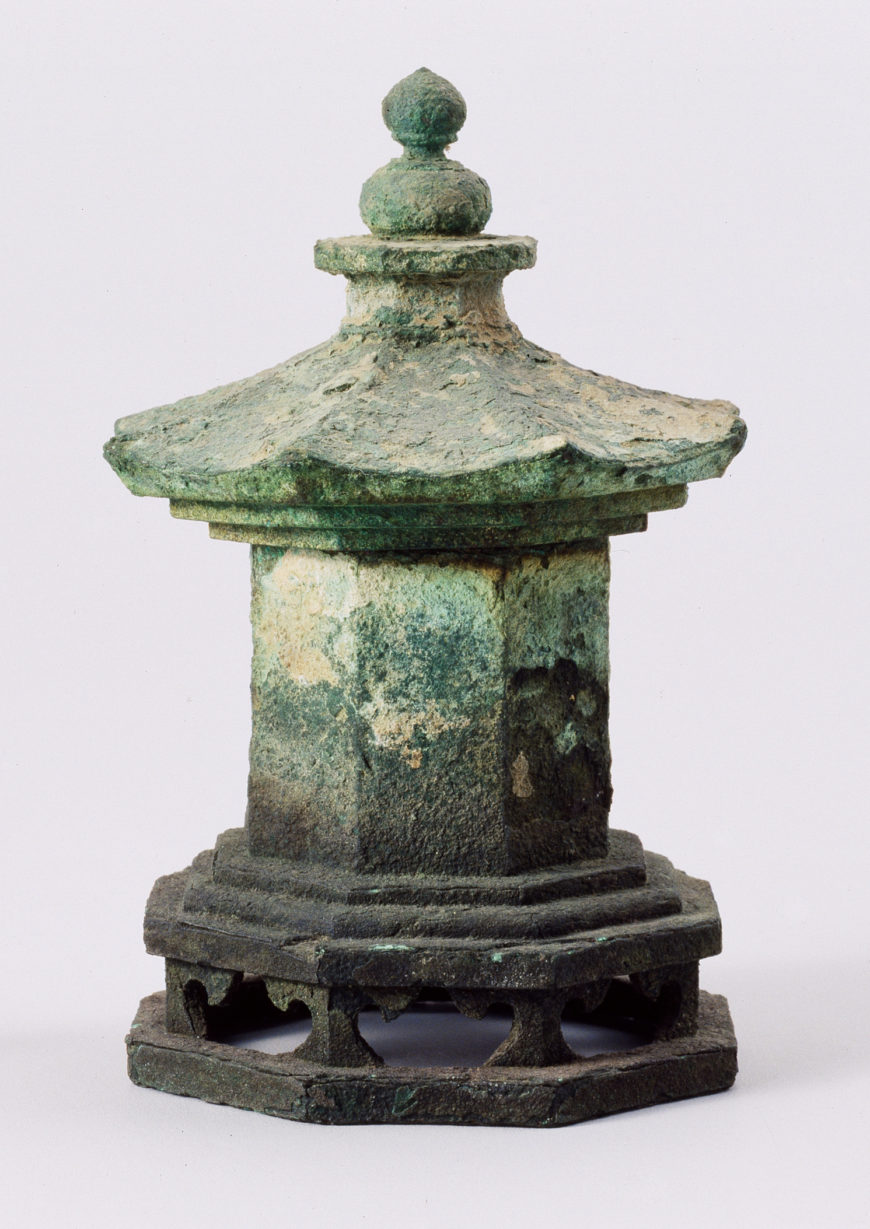 Octagonal house-shaped sarira reliquary, Unified Silla Period, gilt bronze, 10.4 x 3.7 x 6.1 cm (National Museum of Korea)