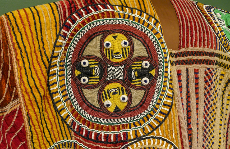 Ceremonial robe (agbádá ìlèkè), late 19th–early 20th centuries, unrecorded Yorùbá artists; Akúré, Ondo region, Nigeria, velvet, cotton, glass beads, 50 x 104 ½ inches (Newark Museum of Art)