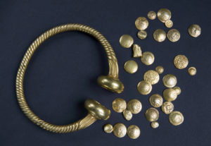 Celtic torc and coins, c. 100 B.C.E., gold, part of a buried treasure found at Tayac in 1893 (Musée d’Aquitaine, Bordeaux)
