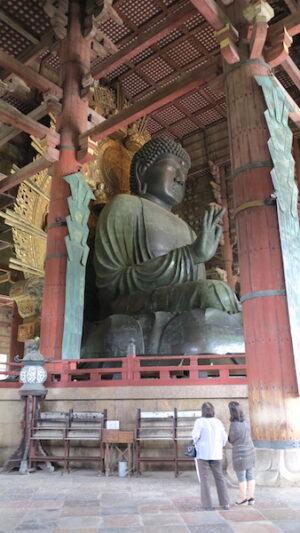 The Great Buddha (Daibutsu), 17th century replacement of an 8th century sculpture, Tōdai-ji, Nara, Japan (photo: author, CC BY-NC-SA 2.0)