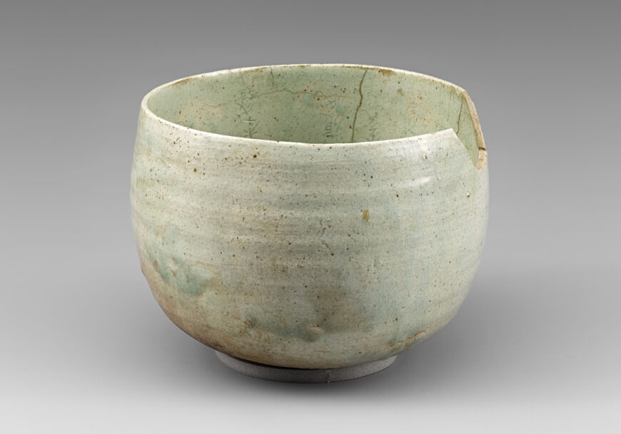 White porcelain bowl #2, 1391 (Goryeo Dynasty), 17.5 cm high, Treasure 1925 (National Museum of Korea)