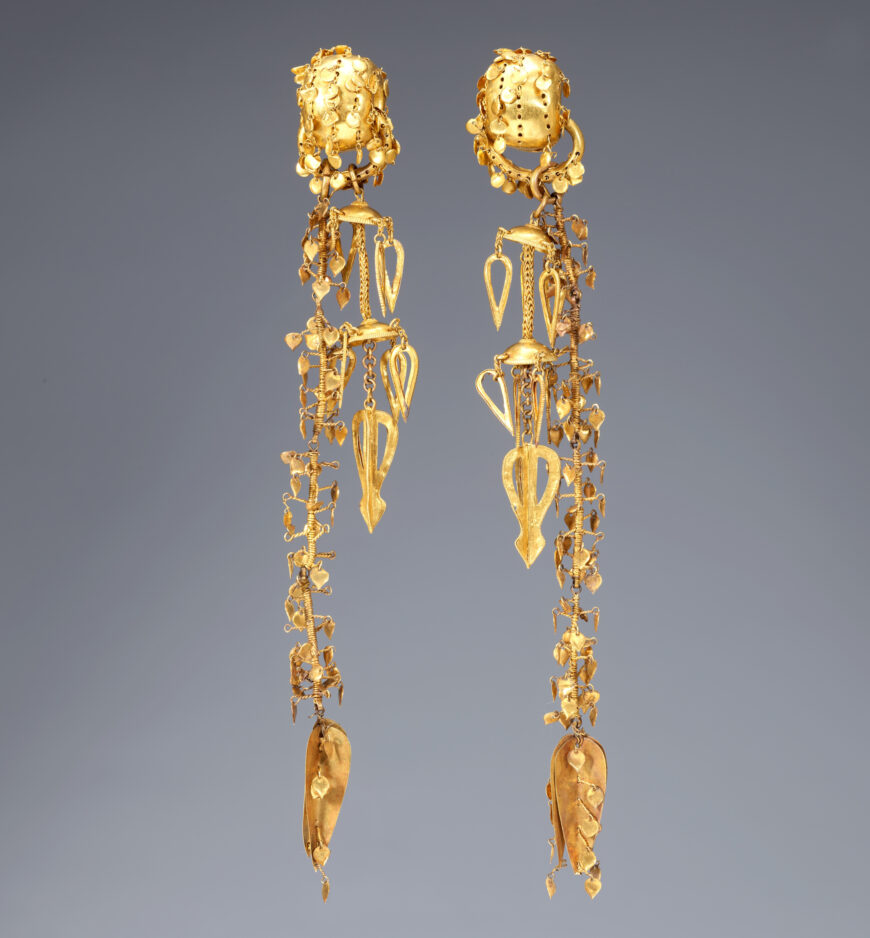 Gold crown pendants from Seobongchong Tomb, Silla Kingdom, gold, 120.7 cm long, Treasure 339 (National Museum of Korea)