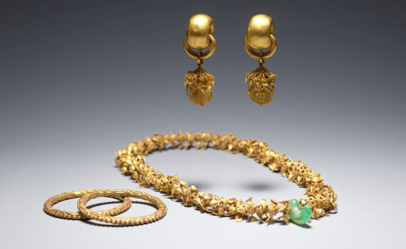 Gold necklace, bracelets, and earrings, Silla Kingdom, Three Kingdoms Period, gold, Treasures 454 and 456 (The National Museum of Korea)