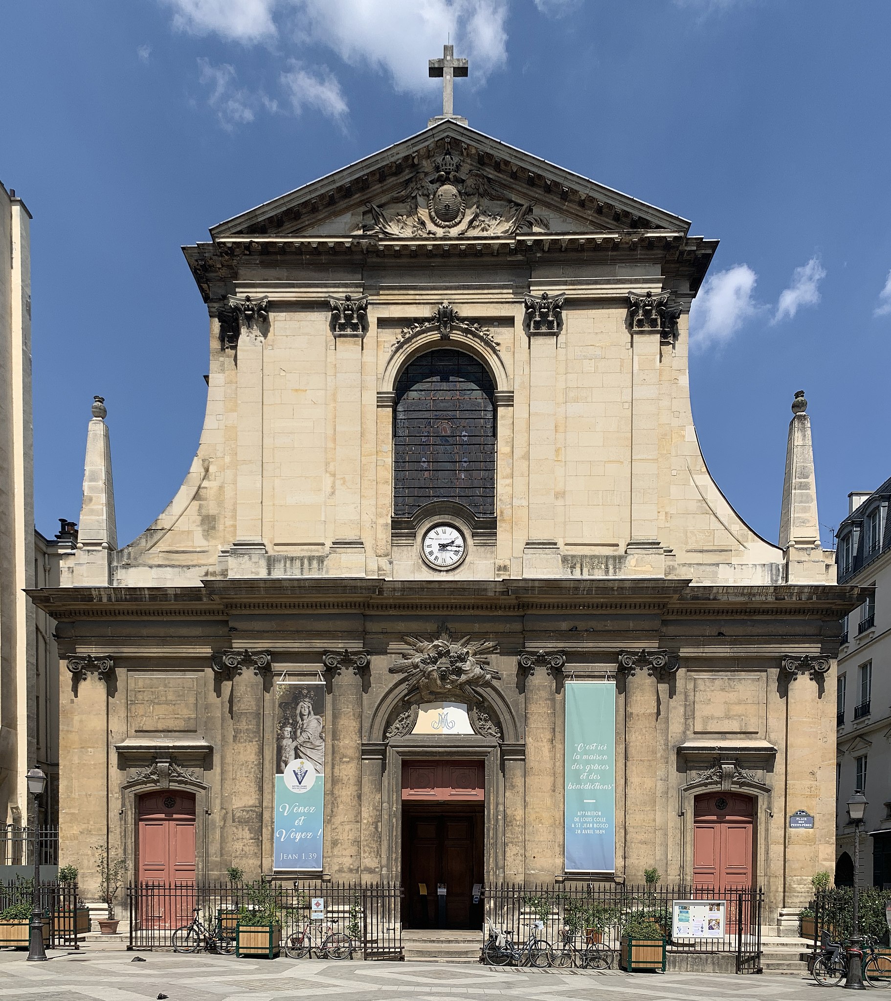 Basilica of Notre-Dame-des-Victoires, consecrated 1666, Paris, France (photo: Chabe01, CC BY-SA 4.0)