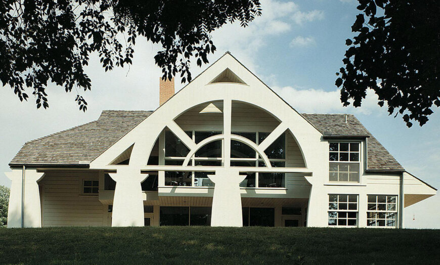 "Rear" façade, Robert Venturi, John Rauch, and Denise Scott Brown, House in New Castle County, Delaware, 1978–83 (The Architectural Archives, University of Pennsylvania; photo: Matt Wargo) © Venturi, Scott Brown Collection