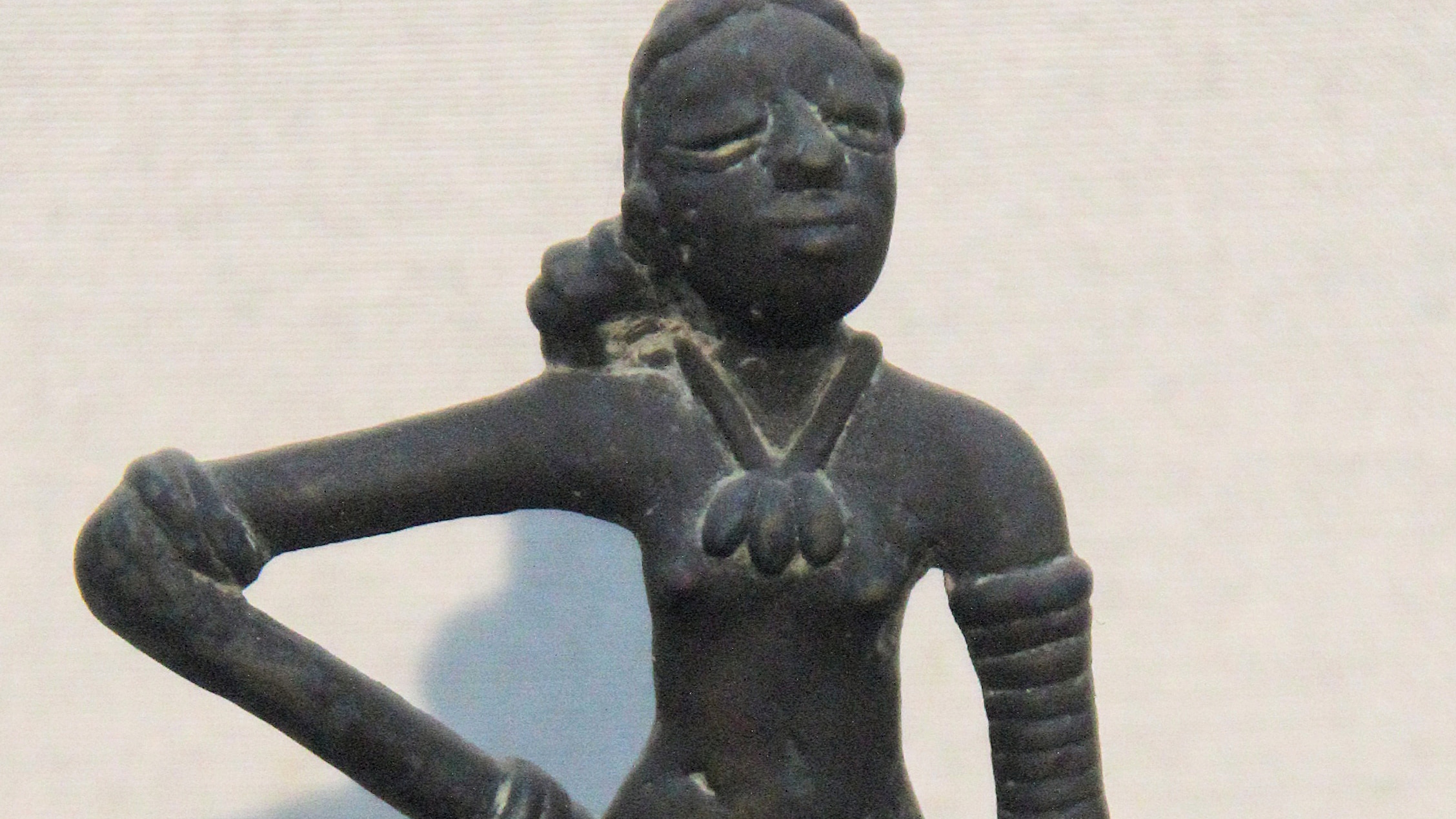 Smarthistory – Dancing Girl from Mohenjo-daro