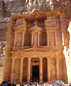 The Treasury (Khazneh), Petra (Jordan), 2nd century C.E. (photo: Richard White, CC BY-NC-ND 2.0)