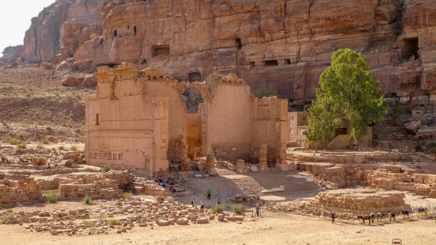 Qasr el-Bint, Petra (Jordan), c. 9 B.C.E.–40 C.E. (photo: -JvL-, CC BY 2.0)