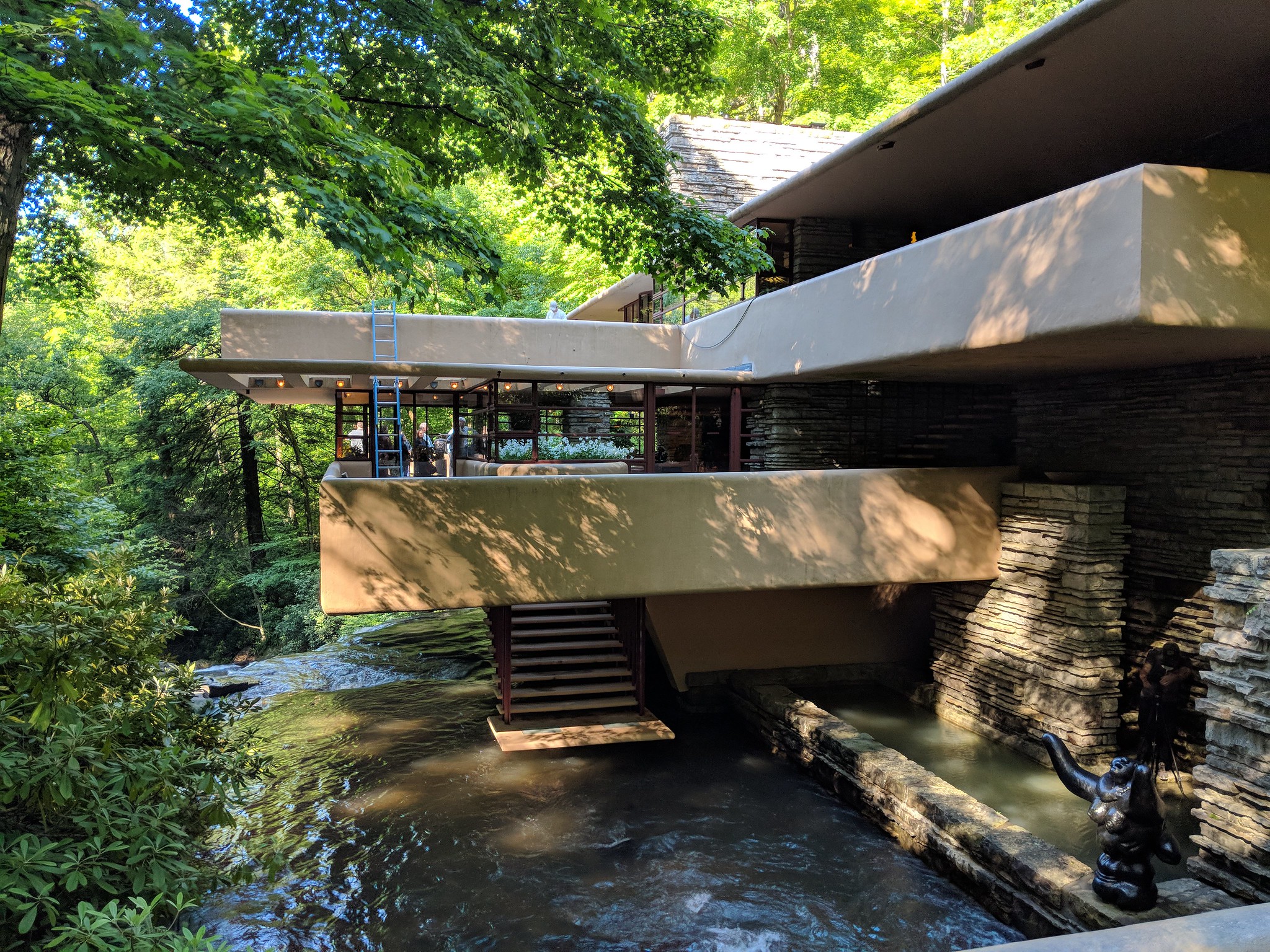 Smarthistory Frank Lloyd Wright Fallingwater   Fallingwater 2 