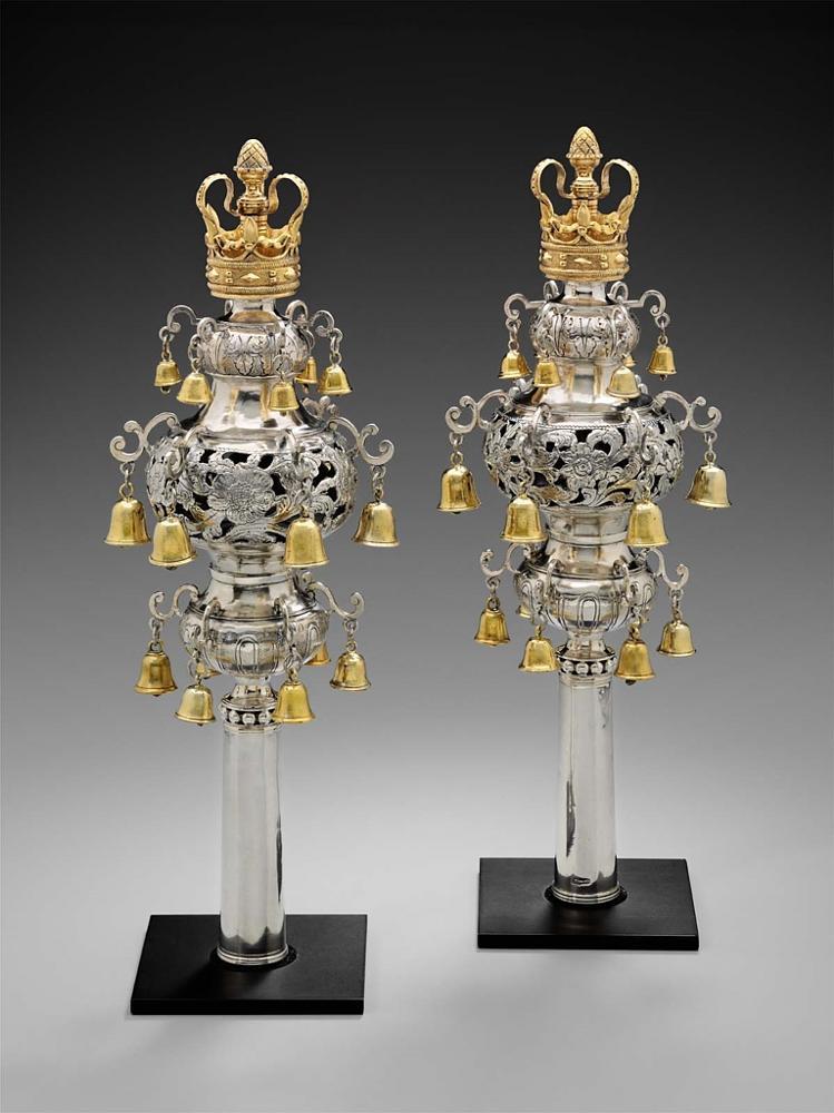 Myer Myers, Pair of Torah Finials from the Touro Synagogue, 1766–76, silver and brass with parcel gilding, 36.8 cm high (Museum of Fine Arts, Boston)