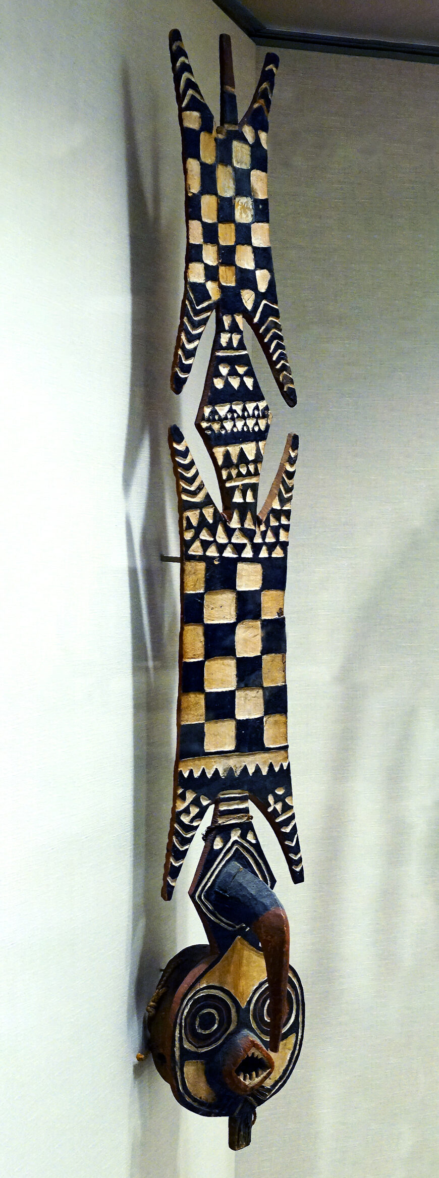 Mask (Nwantantay), 19th–20th century (Bwa peoples, Black Volta River region, Burkina Faso) wood, pigment, and fiber, 182.9 x 28.2 x 26 cm (The Metropolitan Museum of Art, New York; photo: Steven Zucker, CC BY-NC-SA 2.0)