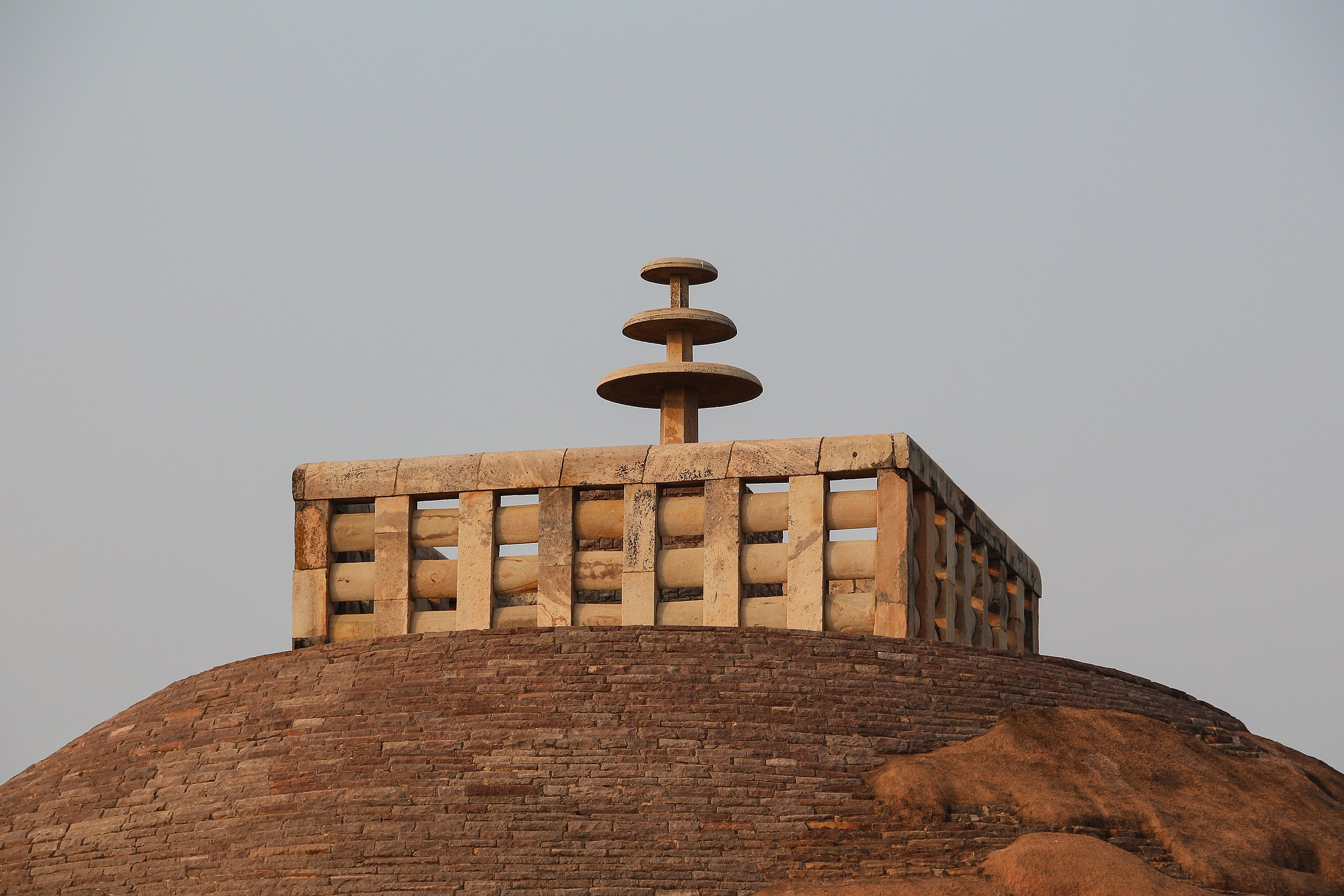 Yasti (detail), Stupa 1, Sanchi, India (photo: Bernard Gagnon, CC BY-SA 3.0)