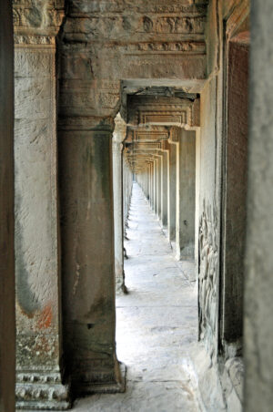Gallery, Angkor Wat, Siem Reap, Cambodia, 1116–50 (photo: Dennis Jarvis, CC BY-SA 2.0)