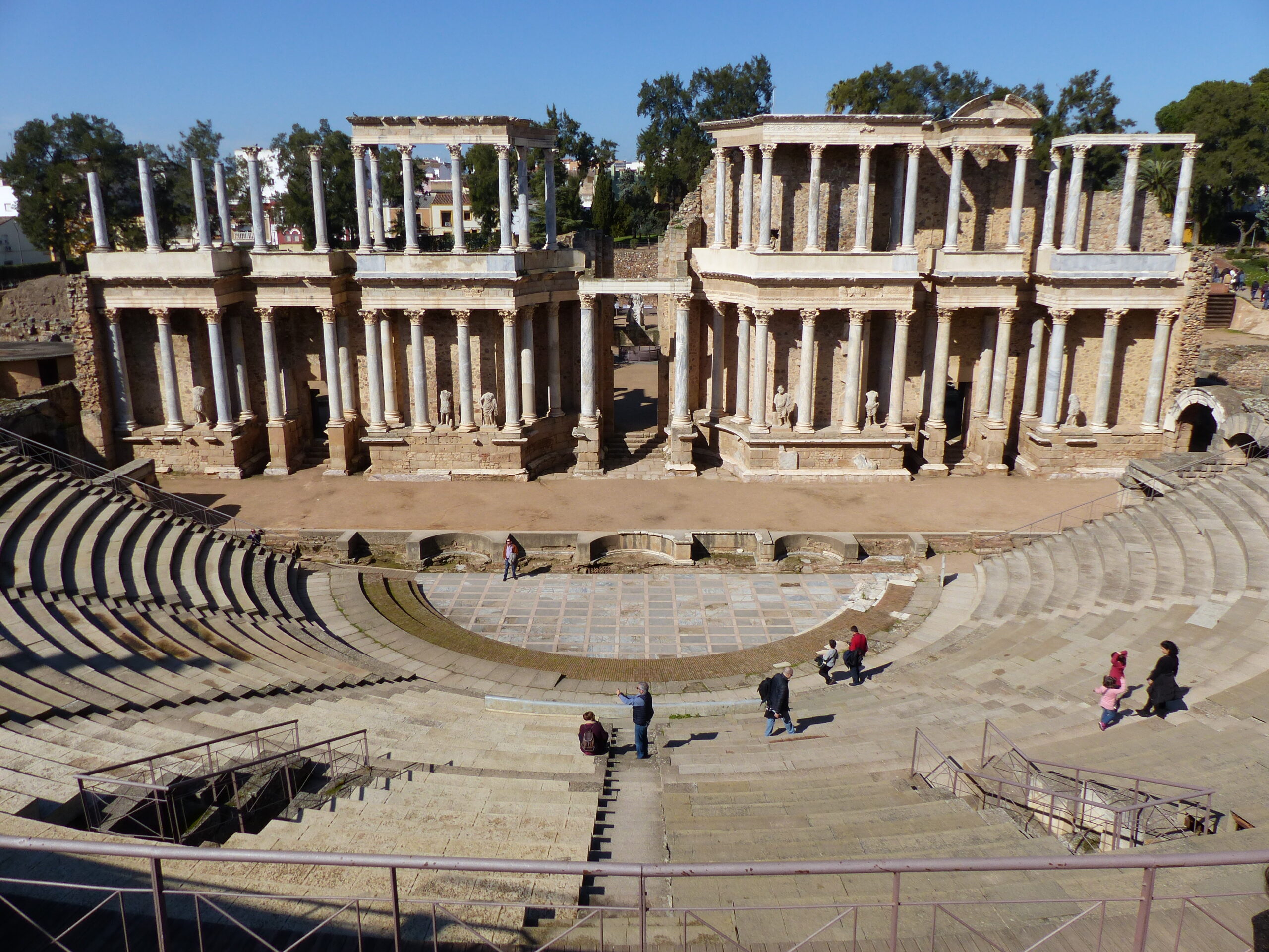 Mérida was listed as a UNESCO World Heritage site in 1993. Roman theater, Mérida (Emerita Augusta), Spain, built in 16/15 B.C.E. and remodeled in later centuries, 86.63 m diameter (photo: Benjamín Núñez González, CC BY-SA 4.0)