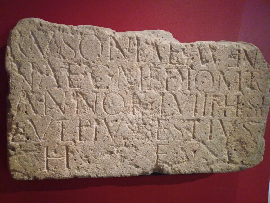 Funerary inscription honoring Rusonia Aventina, 2nd century C.E., stone, 50 x 94 x 10 cm, later reused in the city wall, found in 1803 (Roman Baths Museum, Bath; photo: Simon Burchell, CC BY-SA 4.0)