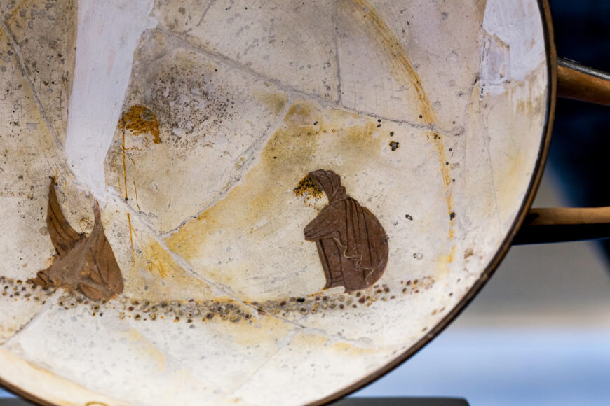 Polyeidos and Glaukos (detail), Sotades Painter, White-ground cup, c. 460 B.C.E., ceramic, 13.3 cm diameter (British Museum, London; photo: ArchaiOptix, CC BY-SA 4.0)