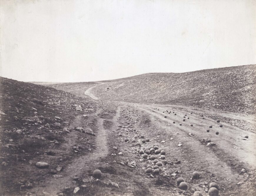 Roger Fenton, <em>The valley of the shadow of death</em>, 1855, salted paper print, 28 x 36 cm (Library of Congress, Washington, D.C.)