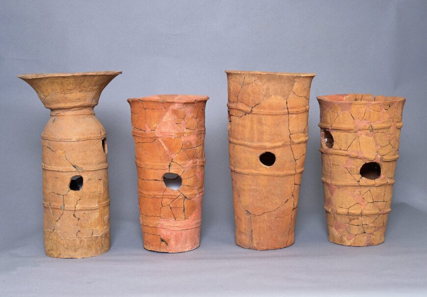 Cylindrical Haniwa, 6th century, clay (Museum of the Sakitama Ancient Burial Mounds, Saitama)