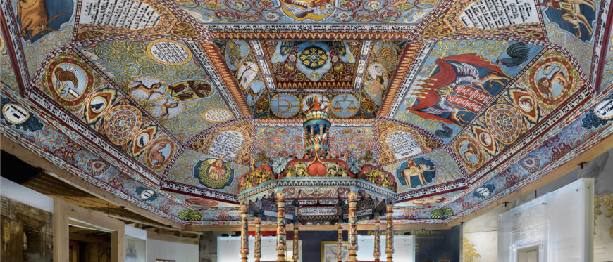 Installation of the reconstructed Gwoździec synagogue ceiling and bema in the POLIN Museum of the History of the Polish Jews, 2013, Handshouse Studio (Pudelek CC BY-SA 4.0)