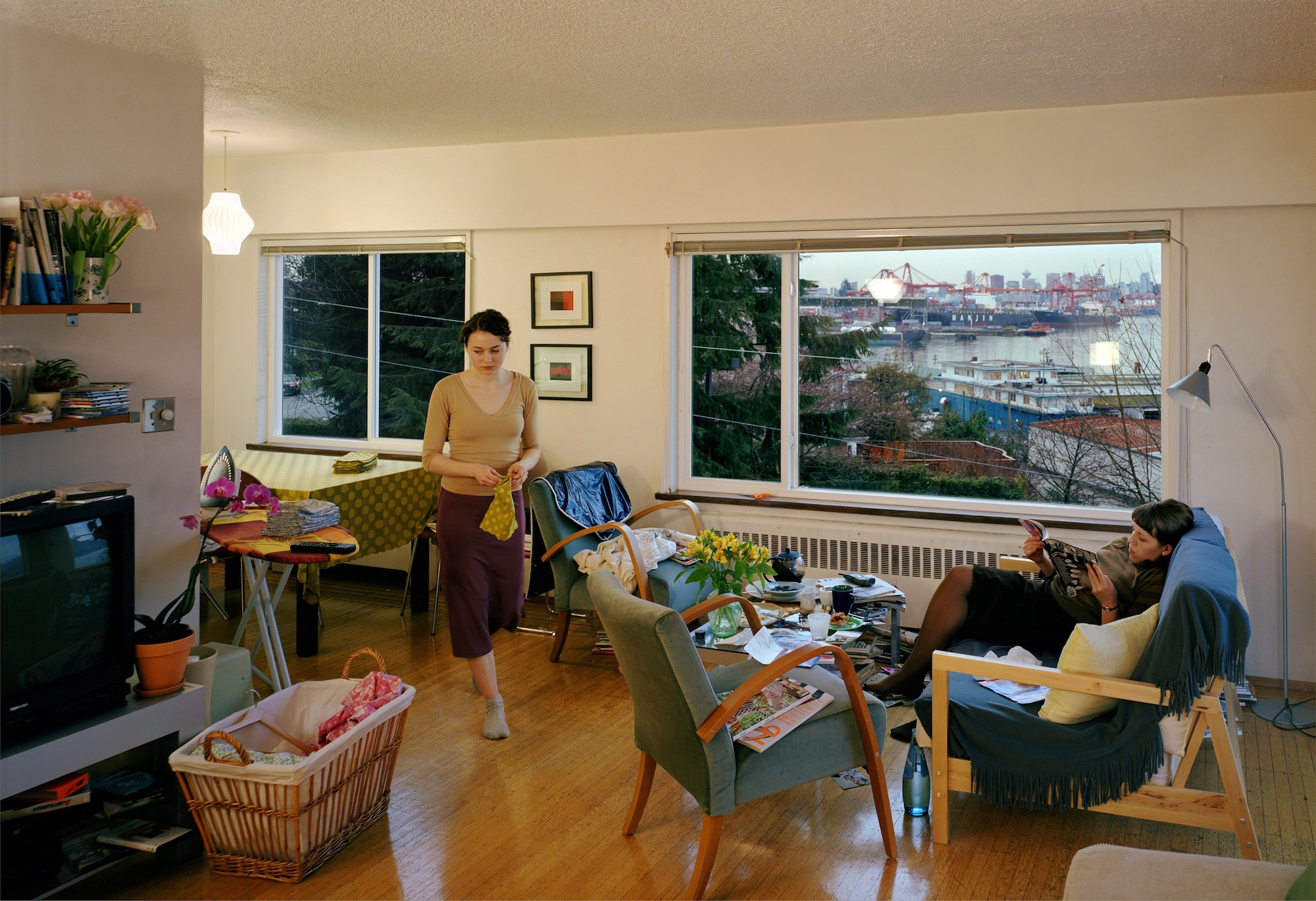 Jeff Wall, A View from an Apartment, 2004-05, transparency on lightbox, 1670 x 2440 mm © Jeff Wall, used by permission of the artist, special thanks to Sandy Heller, The Heller Group, LLC (Tate, London)
