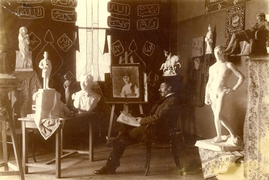 Mahmoud Moukhtar in his workshop in Paris, c. 1913–14 (Archives Eimad Abou Ghazi, © Dr. Eimad Abou Ghazi)