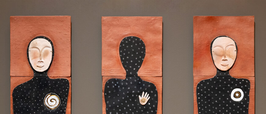Anita Fields, <em>Elements of Being</em>, 1997, earthenware with terra sigillata slip, 182.9 x 152.4 cm (Crystal Bridges Museum of American Art, Bentonville) © Anita Fields