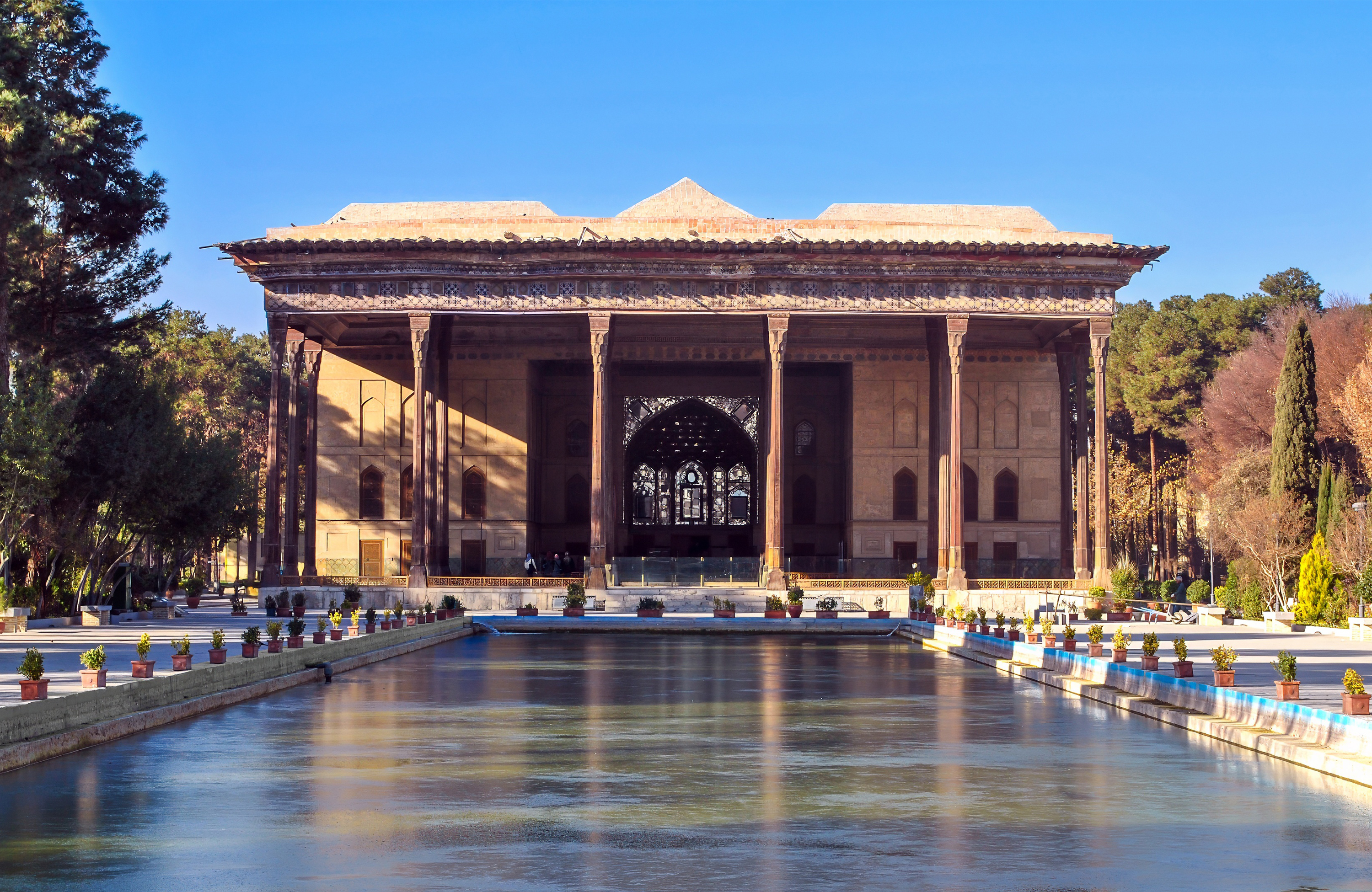 Chihil Sutun, a Safavid palace