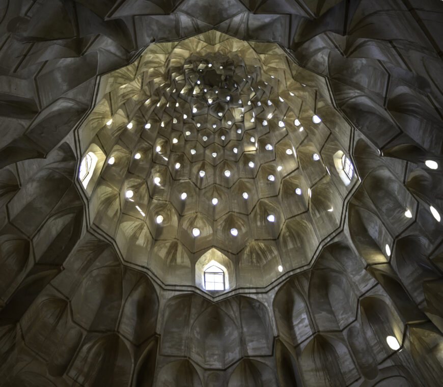 Interior of muqarnas dome, Turba Zumurrud Khatun, Baghdad, Iraq, late 12th century (Abbasid) (photo: Mustafa Waad Saeed, CC BY-SA 4.0)