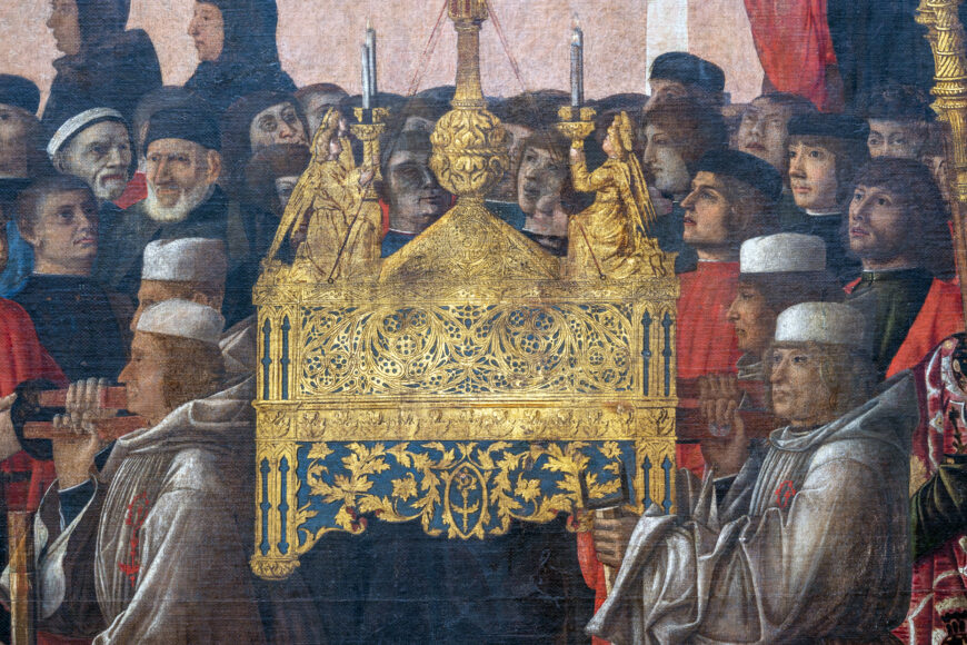 The reliquary of the True Cross (detail), Gentile Bellini, Procession in Piazza San Marco, c. 1496, tempera on canvas, 373 x 745 cm (Gallerie dell'Accademia, Venice; photo: Steven Zucker, CC BY-NC-SA 4.0)