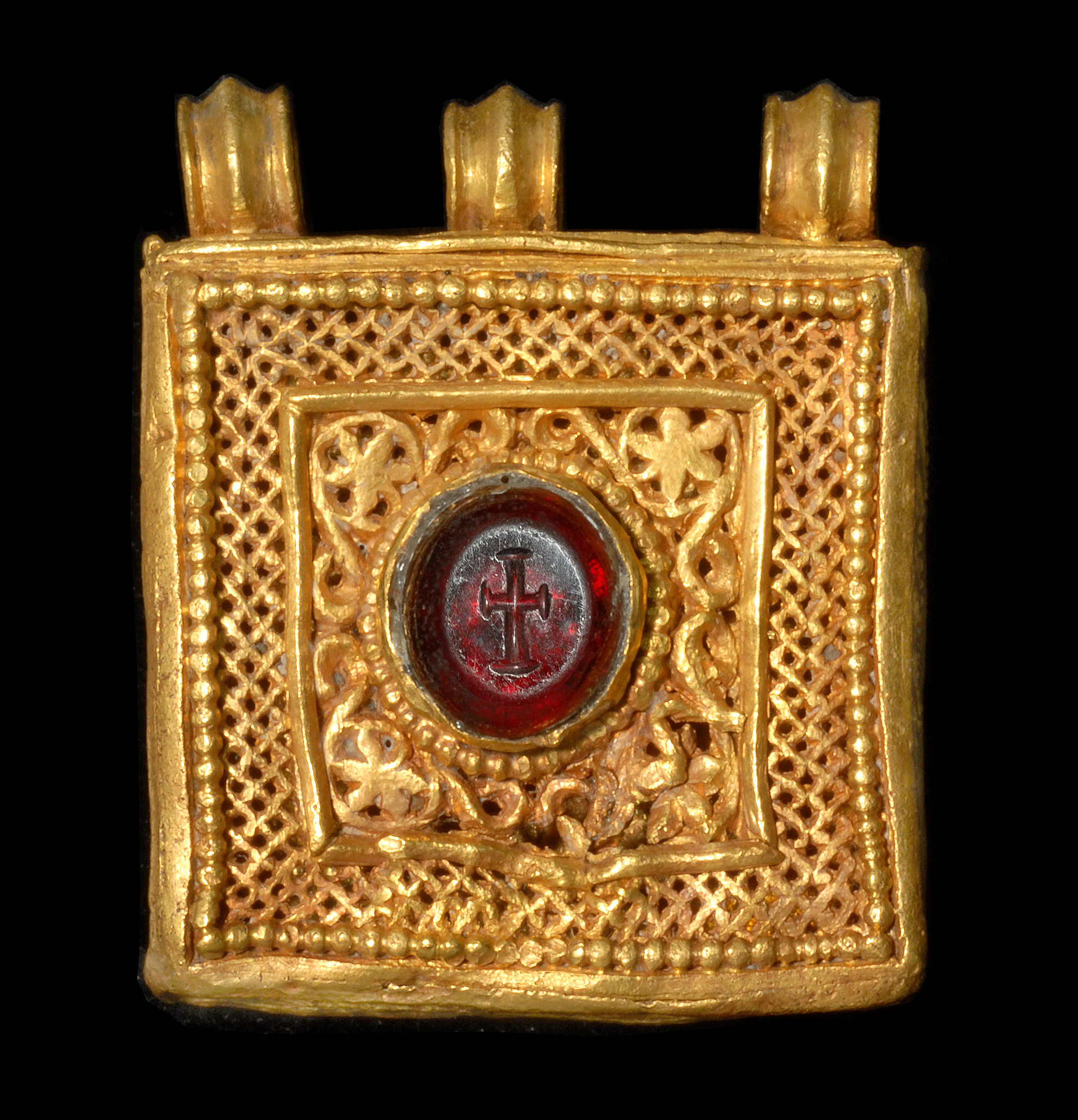 Smarthistory – Portable reliquaries and private devotion